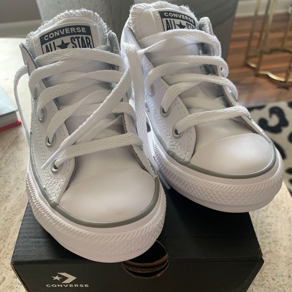 Toddler leather converse